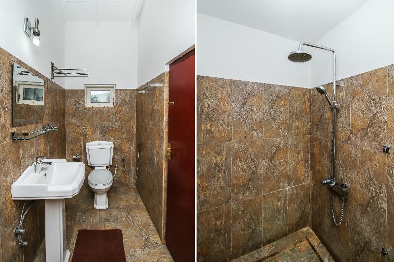 Oyo 347 Hotel Empryean Катунаяка Екстер'єр фото